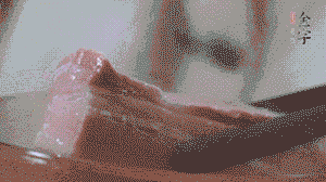 咸肉取出，切片備用。