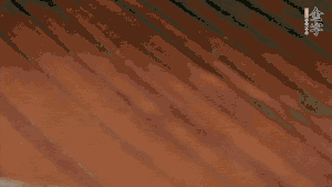 待水沸騰，煮到湯圓浮起，碗中加點(diǎn)豬油、生抽、蔥花就可以了。