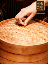 麻辣香腸蒸10分鐘，切成片，蒜苗切斜段，姜蒜干辣椒小米椒切碎