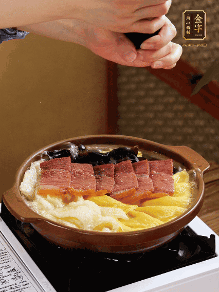 加水沒過食材，煮15-20分鐘